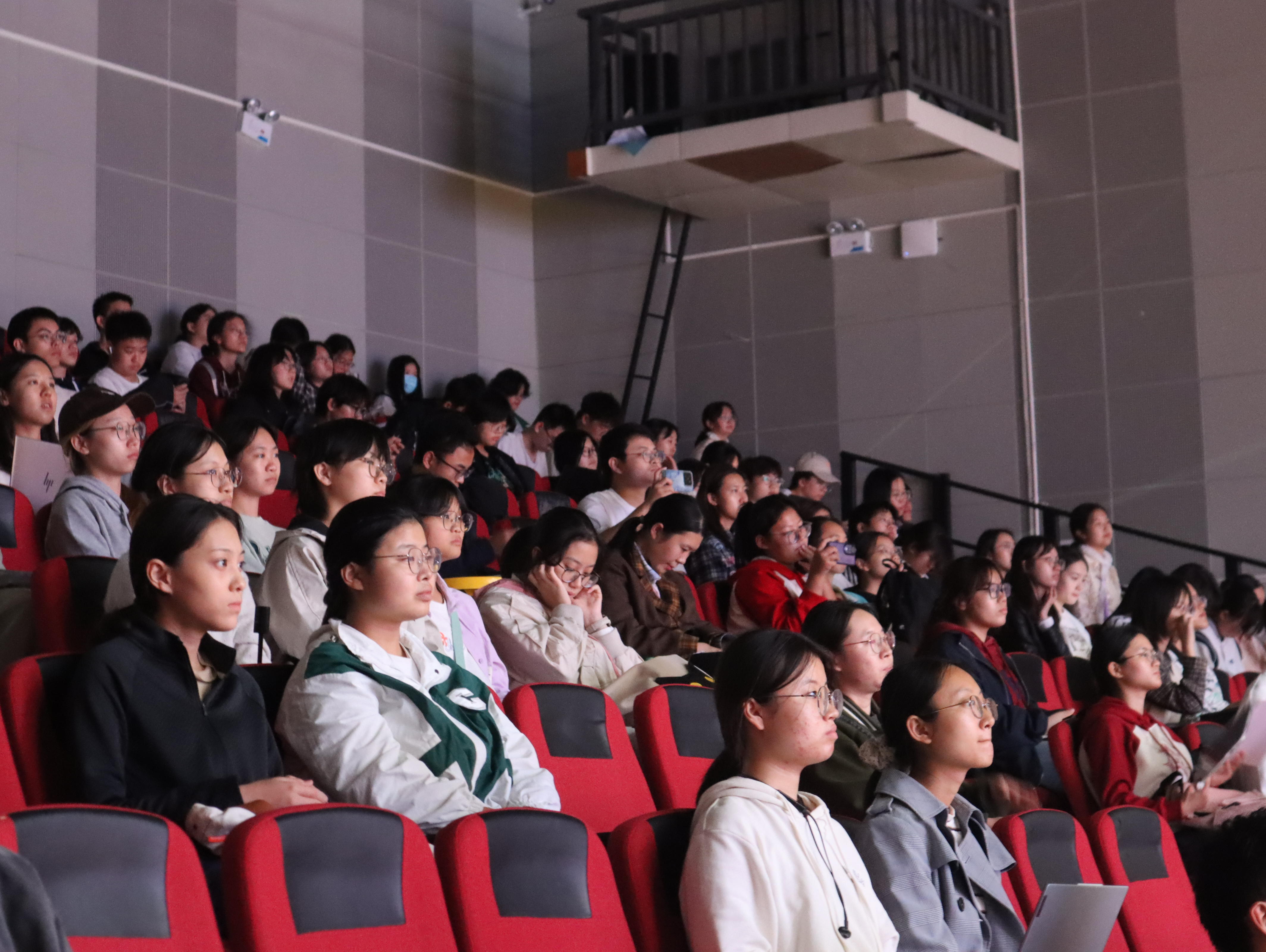 以文为桥,终抵真实—四川大学作家校园行《万桥赋》文学创作谈